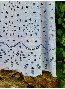 Blusa azul claro sin mangas perforada de mujer