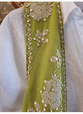 Chaleco verde con bordados