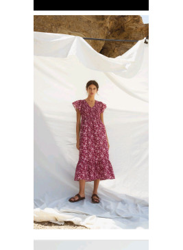 Vestido nido de abeja y flores