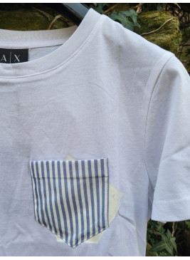 Camiseta Armani Exchange blanca con bolsillo de rayas XW002190 de mujer