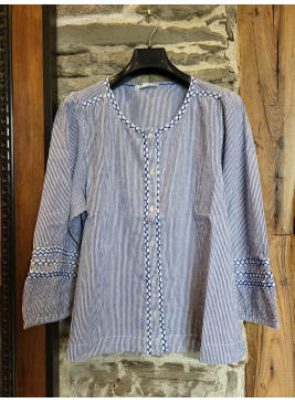 Camisa de rayas azules de mujer