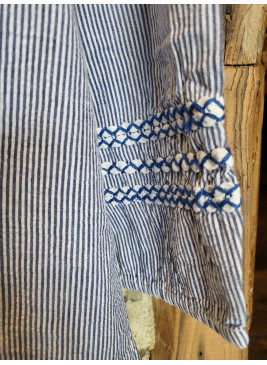 Camisa de rayas azules de mujer