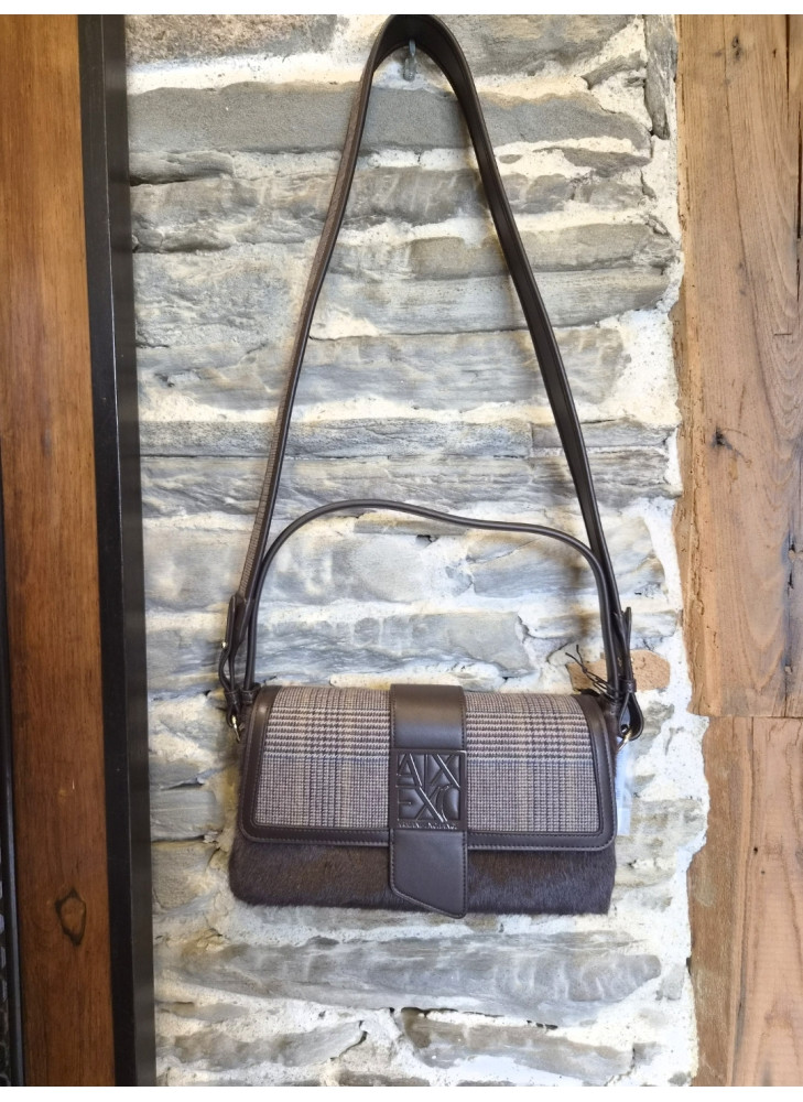 Bolso Armani Exchange marrón con mezcla de cuadros y pelo  xw002592