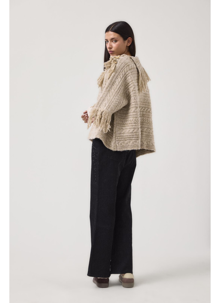 Poncho con flecos