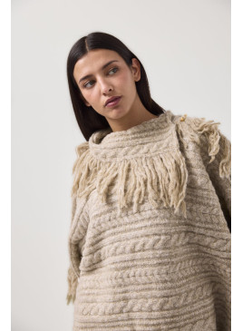 Poncho con flecos