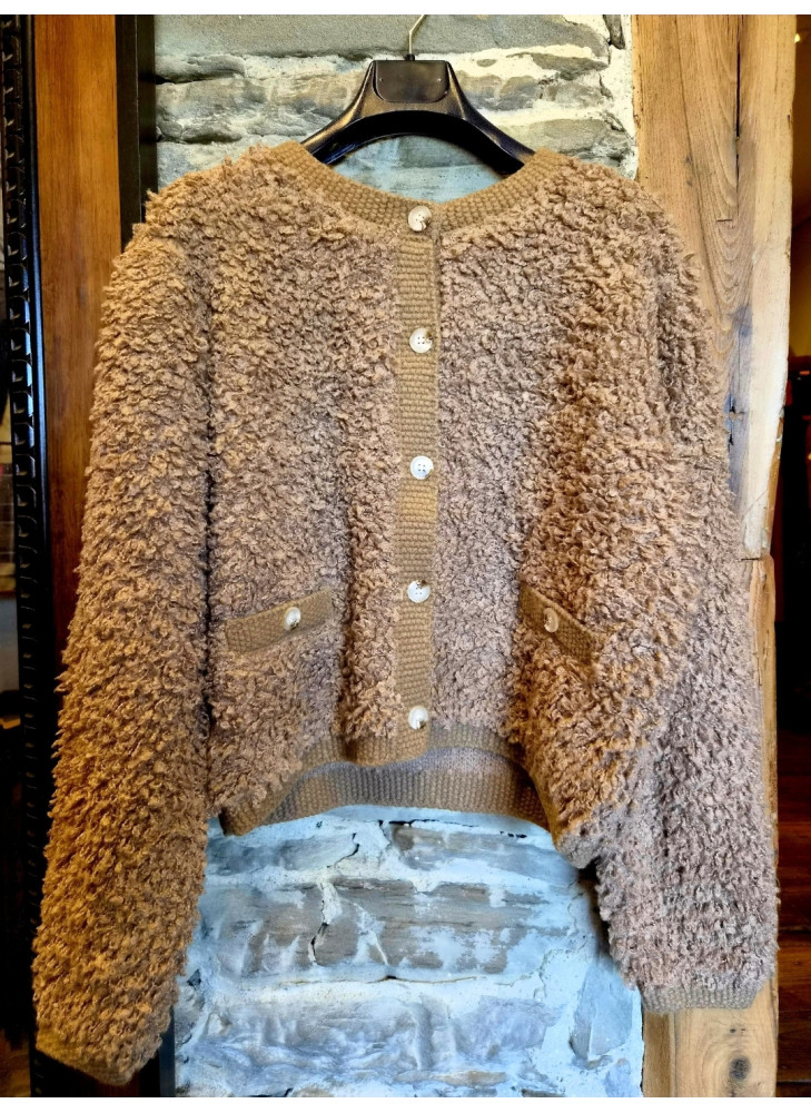 Chaquetade punto rizado marrón