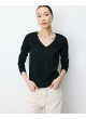 Camiseta negra cuello pico Abricot